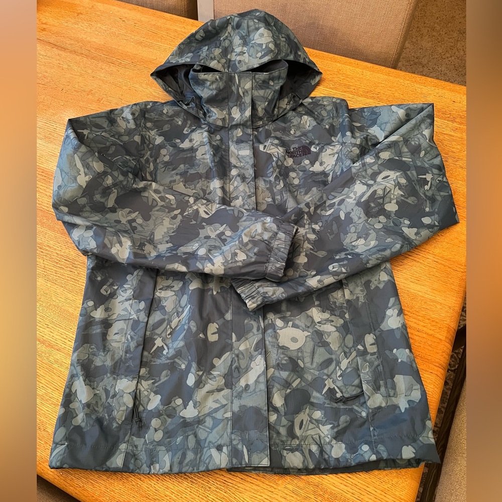 North Face Ladies Rain/Wind Jacket sz M